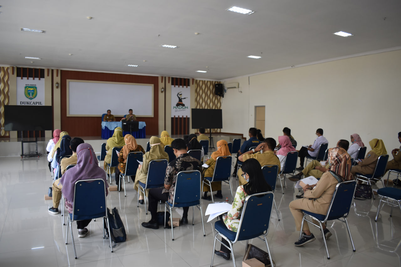 Rapat Koordinasi Perekaman e-KTP Dengan SMA, SMK , MA se-Kota Madiun